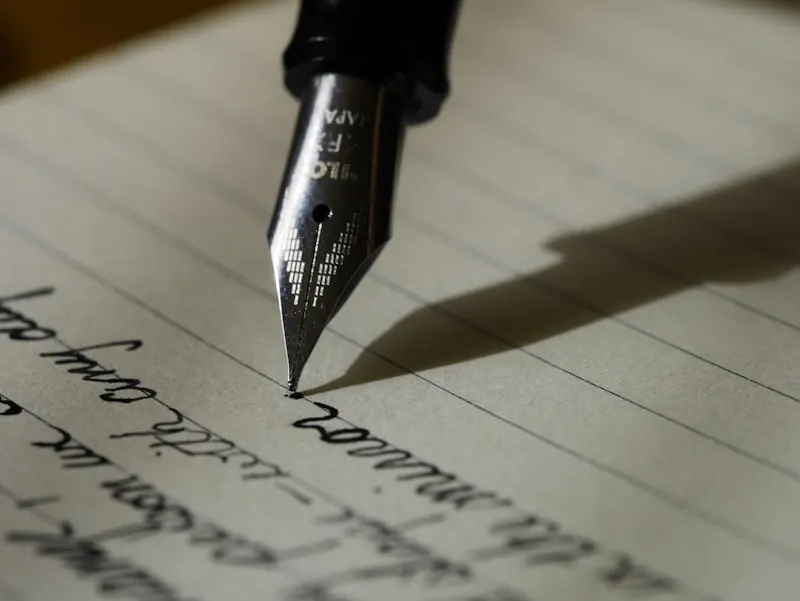 Escritura creativa — haikus y caligramas en la educación